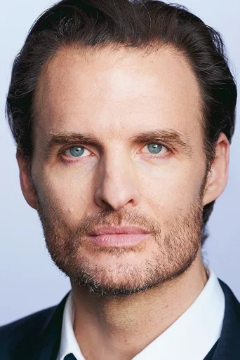 Greg Bryk Actor photo