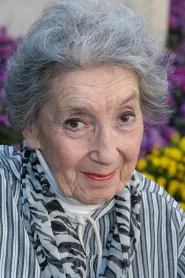 Frances Bay as Grandma in Ghinionistul Gilmore