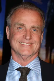 Marshall Bell as Admiral in Evadare în zori