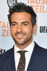 Elyas M'Barek as Sinan in Valul