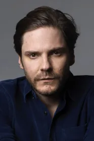 Daniel Brühl as Niki Lauda in Rush: Rivalitate și adrenalină