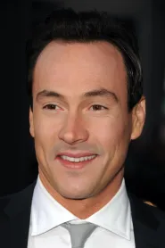 Chris Klein as Paul Metzler in Candidata