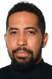 Neil Brown Jr. as DJ Yella in Direct din Compton