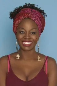 Akosua Busia as Nettie in Culoarea purpurie