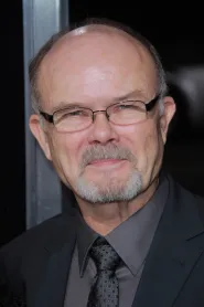Kurtwood Smith as Mr. Perry in Cercul poeților dispăruți
