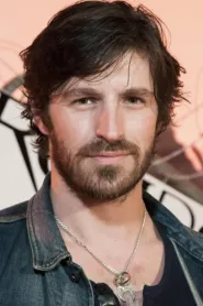 Eoin Macken as Austin in Am fost cândva celebru