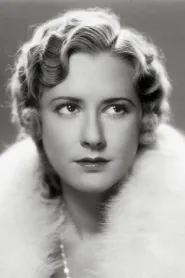 Mae Clarke as Hairdresser (uncredited) in Cântând în ploaie