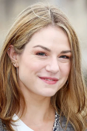 Émilie Dequenne - Acting Profile Photo