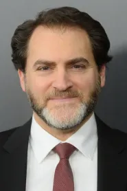 Michael Stuhlbarg as Agent Halpern in Arrival