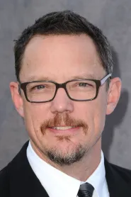 Matthew Lillard as Emmanuelle Goldstein / 'Cereal Killer' in Meșteritorii