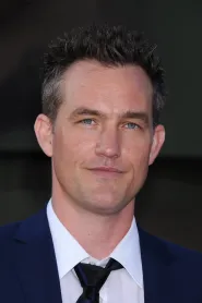 Maury Sterling as Kevin in Noaptea cometei