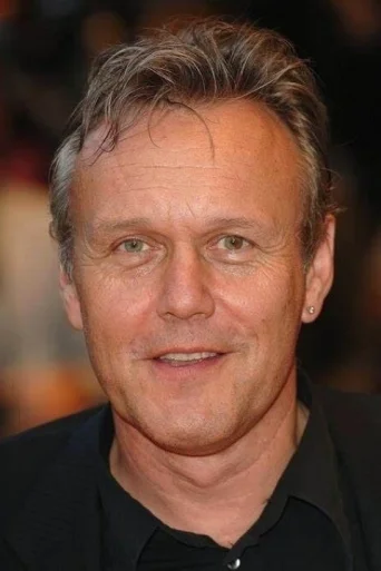 Anthony Stewart Head Actor photo