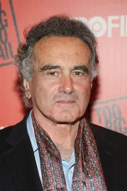 Dan Hedaya as Julian Marty in Sânge pentru sânge