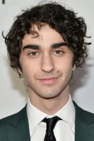 Alex Wolff as Peter Graham in Moştenire diabolică