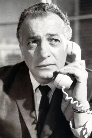 Cec Linder as Wendell Thompson in O nota de distinctie