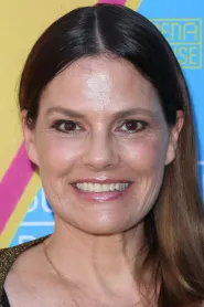 Suzanne Cryer as Woman in Strada Cloverfield 10