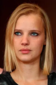 Joanna Kulig as Zuzanna 'Zula' Lichoń in Războiul rece
