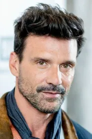 Frank Grillo as Frank Campana in Războinicul