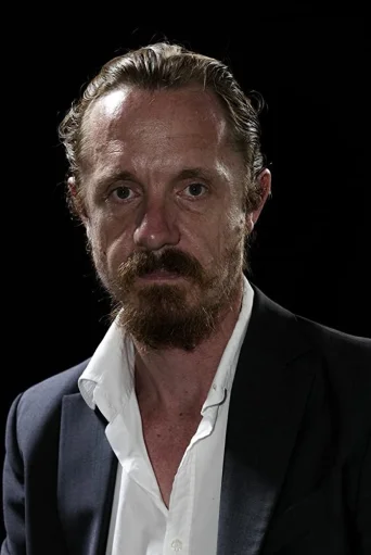 Matthew Sunderland - Acting Profile Photo