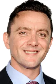 Peter Serafinowicz as Spitelout in Cum să îți dresezi dragonul