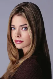 Denise Richards as Carmen Ibañez in Infanteria stelară