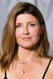 Sharon Horgan as Sarah in Jocul de-a detectivii