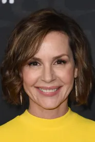 Embeth Davidtz as Gretta Milano in Căzutul