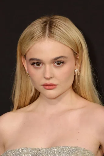 Emily Alyn Lind Actriță photo