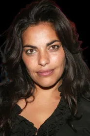 Sarita Choudhury as Mother in Cavalerul Verde