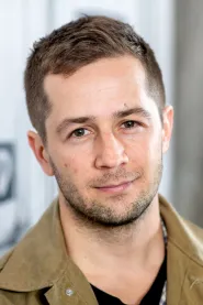 Michael Angarano as Jason Tripitikas in Regatul interzis