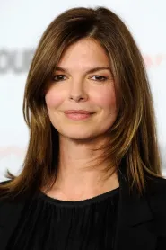 Jeanne Tripplehorn as Dr. Beth Garner in Instinct primar
