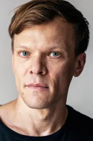 Sebastian Hülk as Major von Brixdorf in Nimic nou pe frontul de vest