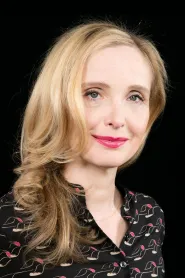 Julie Delpy as Céline in Înainte de apus