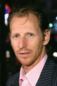 Lew Temple as Adam Banjo in Casa celor o mie de cadavre 2