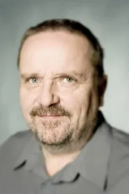 Sakari Kuosmanen as Anttila in Omul fără trecut
