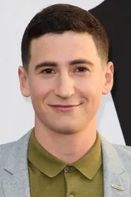 Sam Lerner as Chowder (voice) in Casa e un monstru