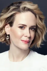 Sarah Paulson as Tony Bradlee in The Post