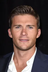 Scott Eastwood as Luke Collins in Cel mai lung drum