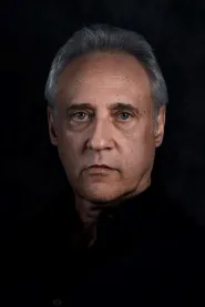 Brent Spiner as Lt. Commander Data in Star Trek: Generații