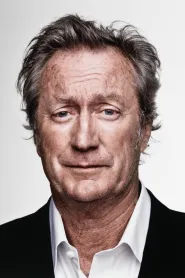 Bryan Brown as Bob Campbell in Printre gorile