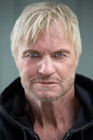 Vladimir Kulich as Buliwyf in Al 13-lea războinic